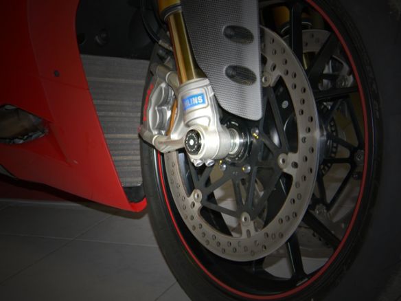 TRD01 RIGHT FRONT WHEEL CAP DUCABIKE DUCATI PANIGALE V4